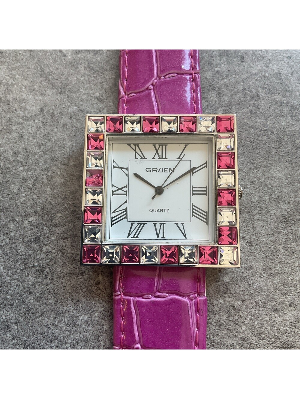 Beautiful Gruen Women’s Watch 38mm Silver Tone Case Crystal Accent Bezel B-I